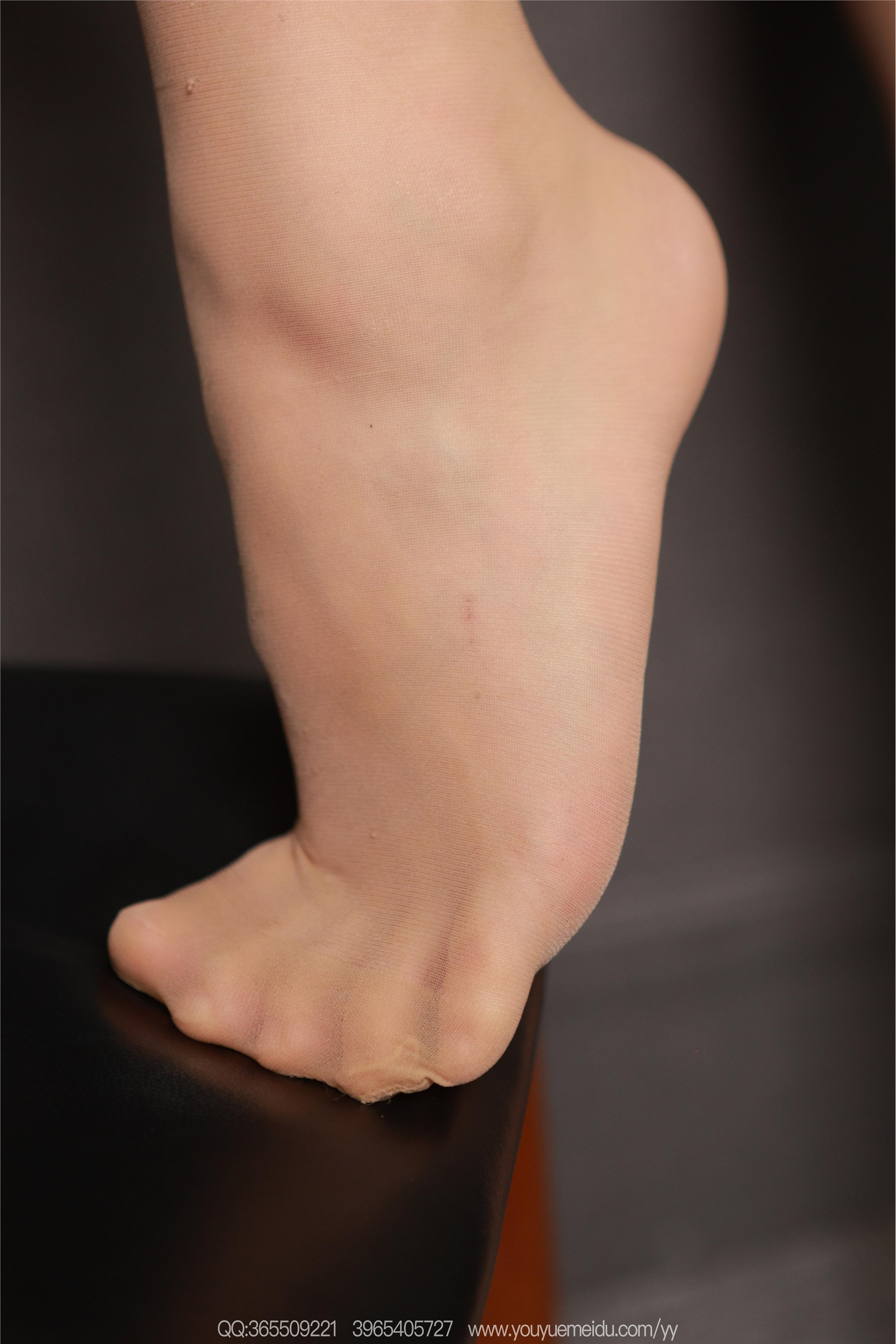 IESS异思趣向  2025.12.22 丝享家2244：秋秋《露肩小香风》